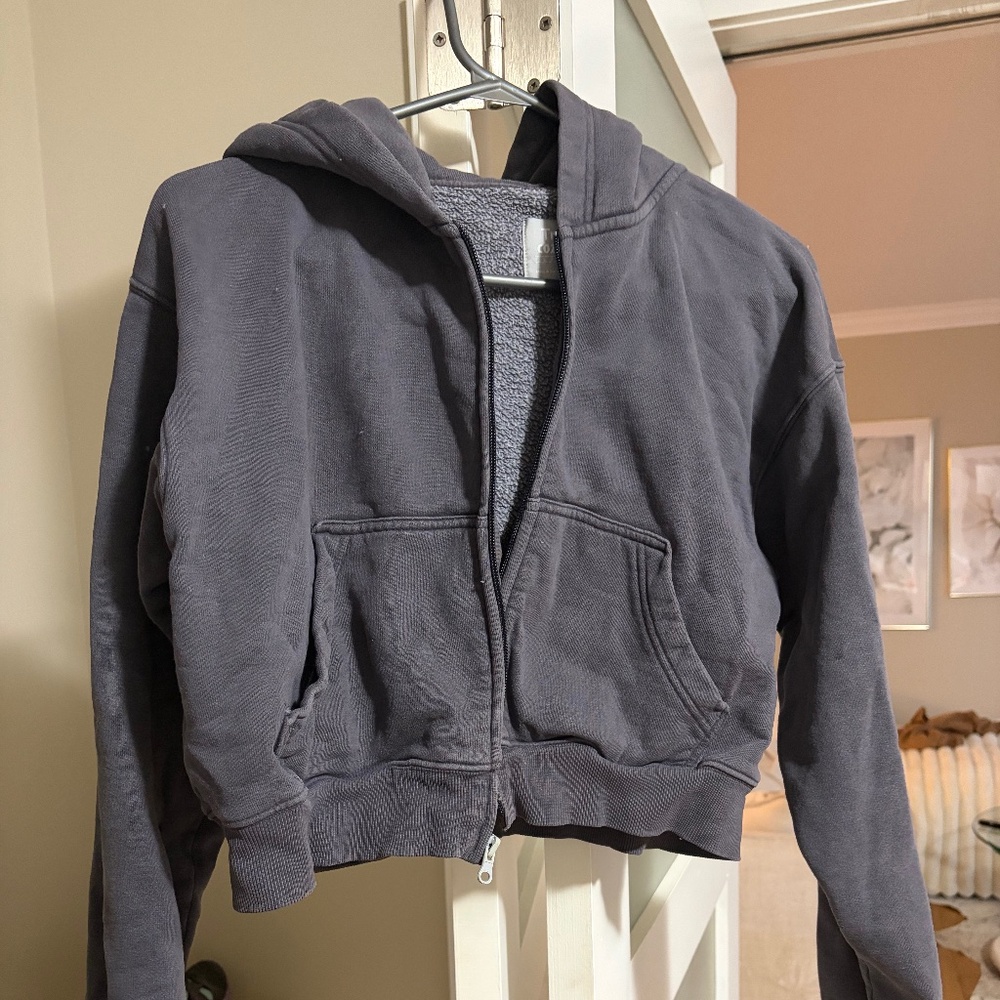 TNA boxy zip hoodie